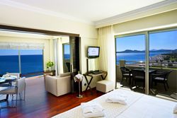 elite one-bedroom luxury suite sea view